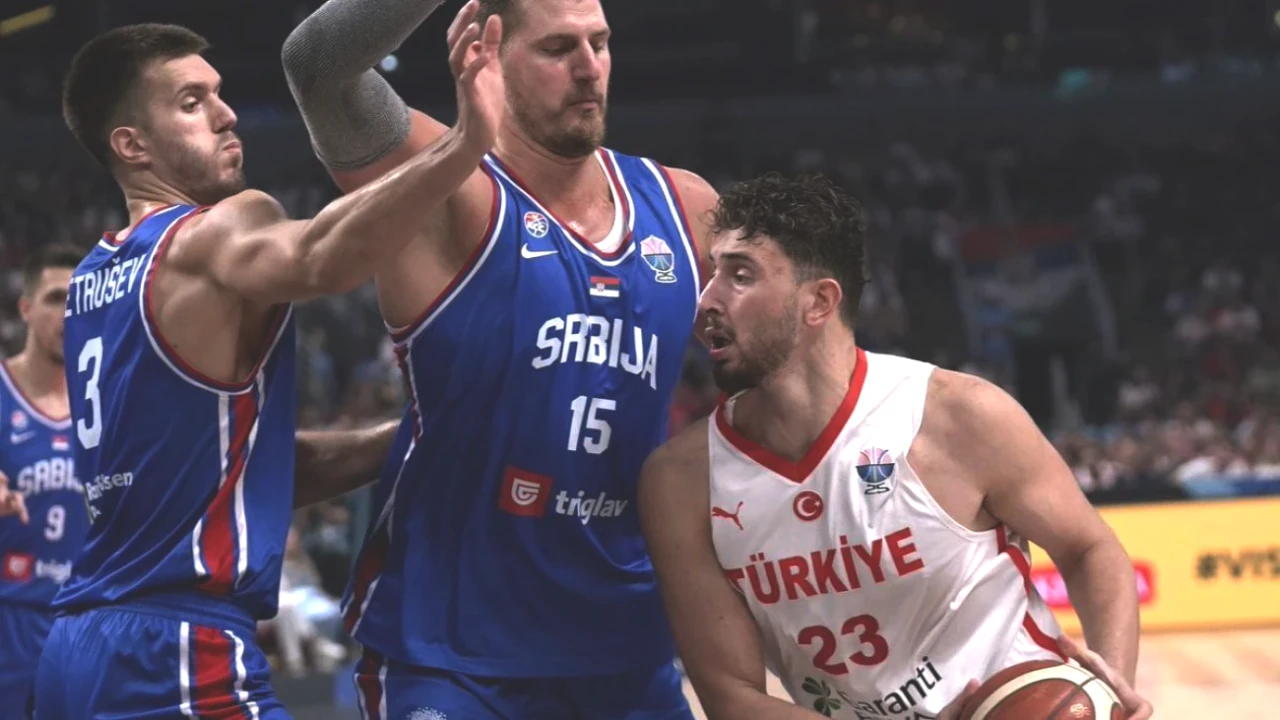 Alperen Şengün'ün Tarihi Performansı! Sırbistan'ı Mağlup Eden Milliler Namağlup Lider