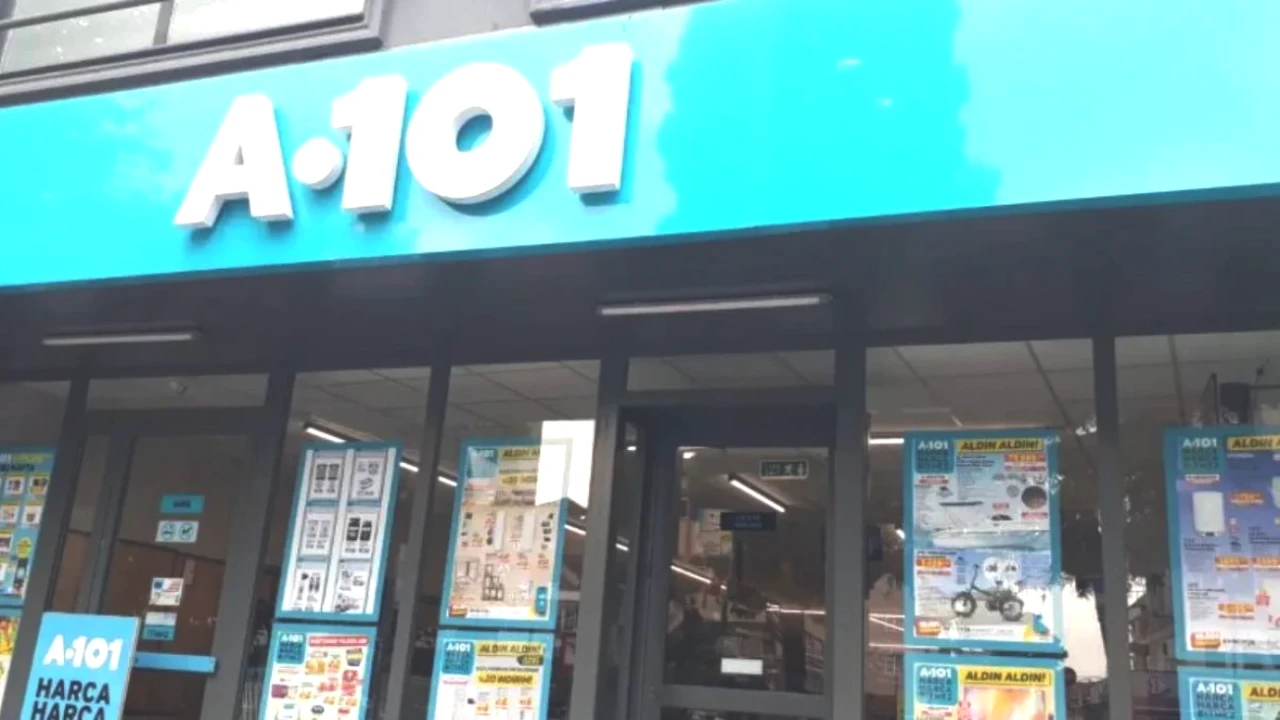 A101'de Singer Overlok Makinesi Fırsatı! 18 Eylül 2025 Aktüel Kataloğu