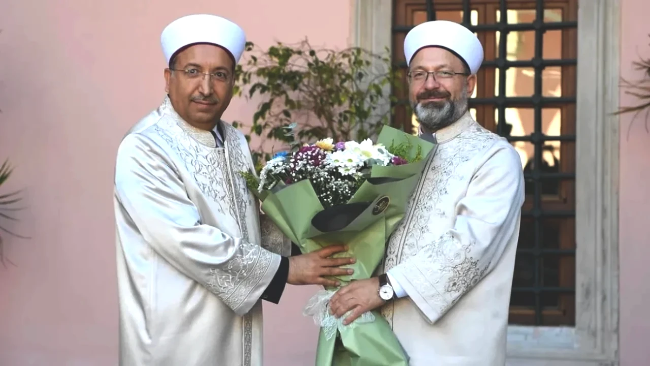 Diyanet İşleri Başkanlığı İçin En Güçlü Aday: Safi Arpaguş'un Hayatı ve Kökeni!