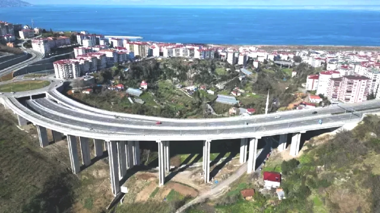Türkiye'nin En Pahalı Yolu: 17 Tünel ve 55 Köprü ile Rekor Kırıyor!